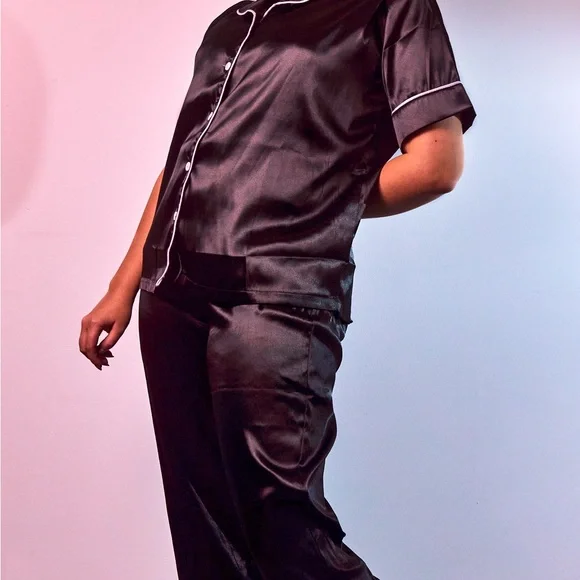 Silk pajamas - Picture 4 of 6